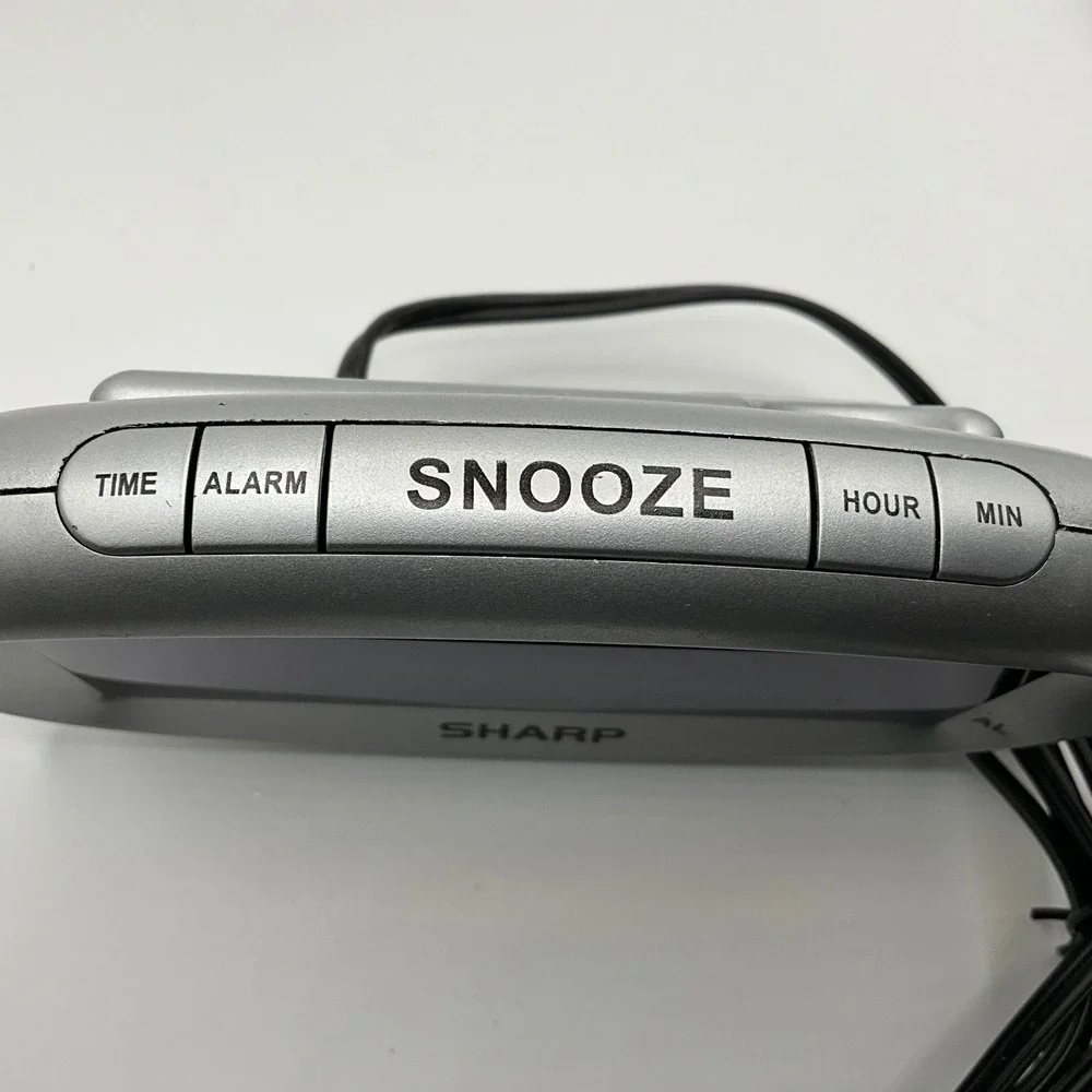 Sharp Digital Alarm‎ Clock Model SPC-875 Silver Snooze Battery Backup WORKS